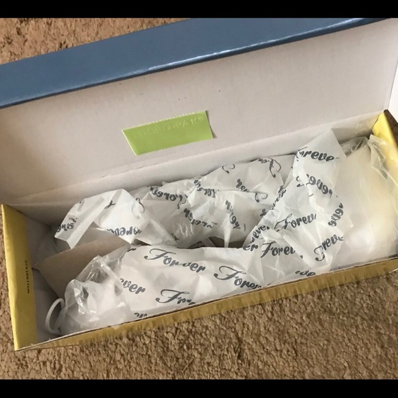 White plastic lace up sandal - Picture 4 of 4